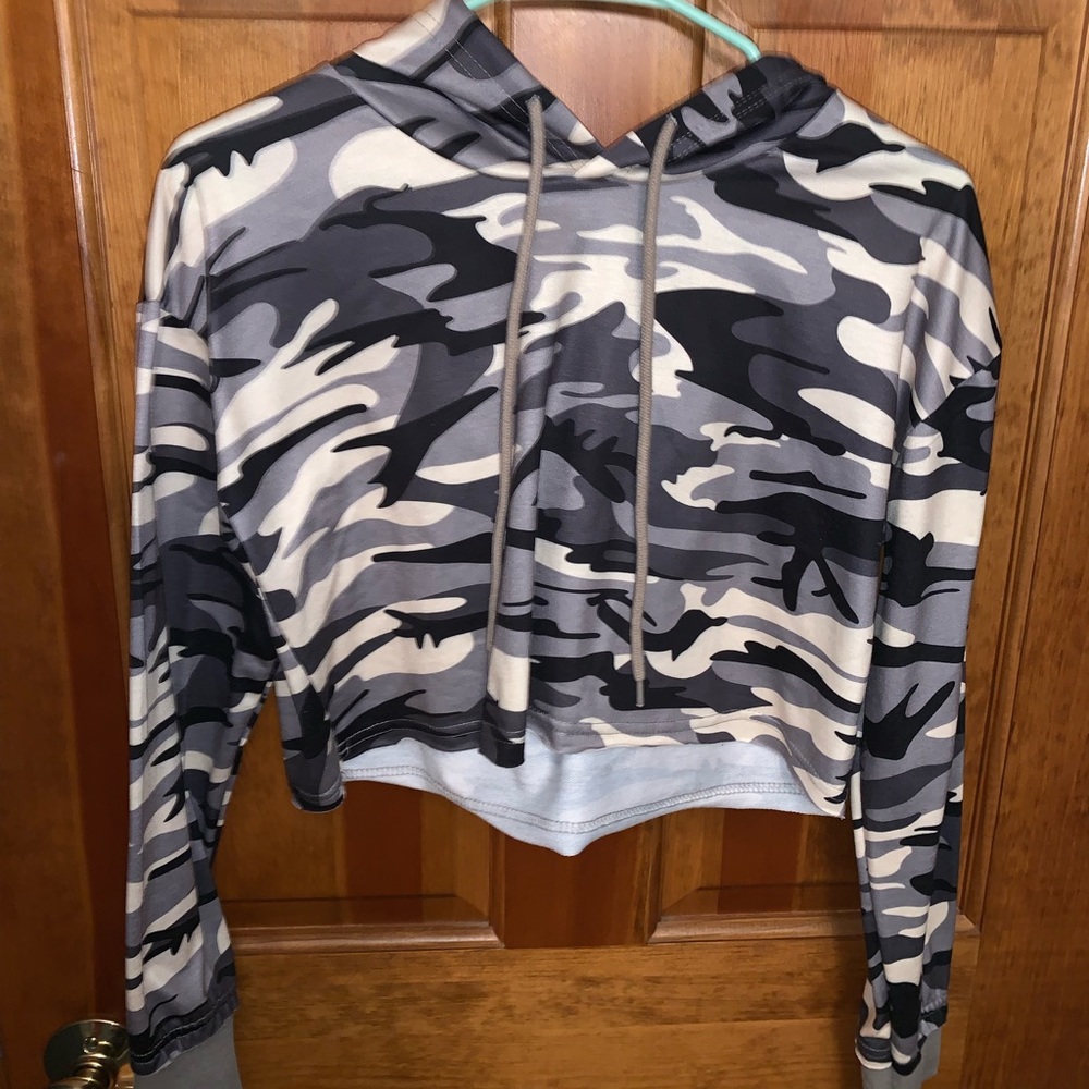 Crop camo hoodie